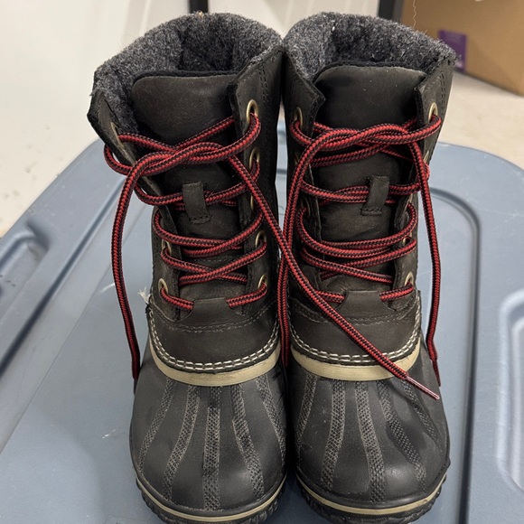 Sorel Snow Boots - Picture 1 of 6